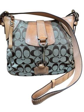 Coach Signature Soho Lynn Hobo 2 way Bag